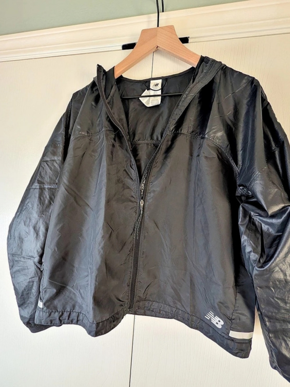 New Balance NB Athletics Windbreaker Black Woman's Small - Like New